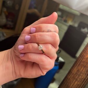 .9 carat tw Diamond solitaire set In 14k